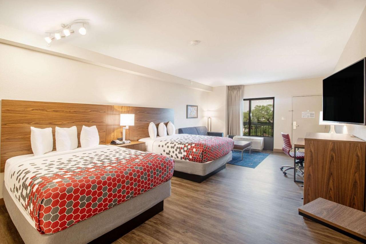 Econo Lodge Inn & Suites Foley-North Gulf Shores Buitenkant foto