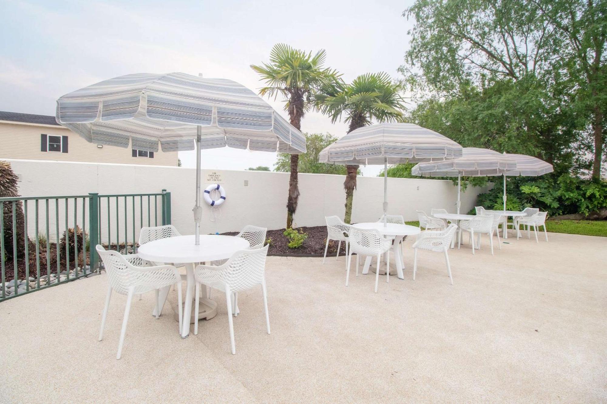 Econo Lodge Inn & Suites Foley-North Gulf Shores Buitenkant foto