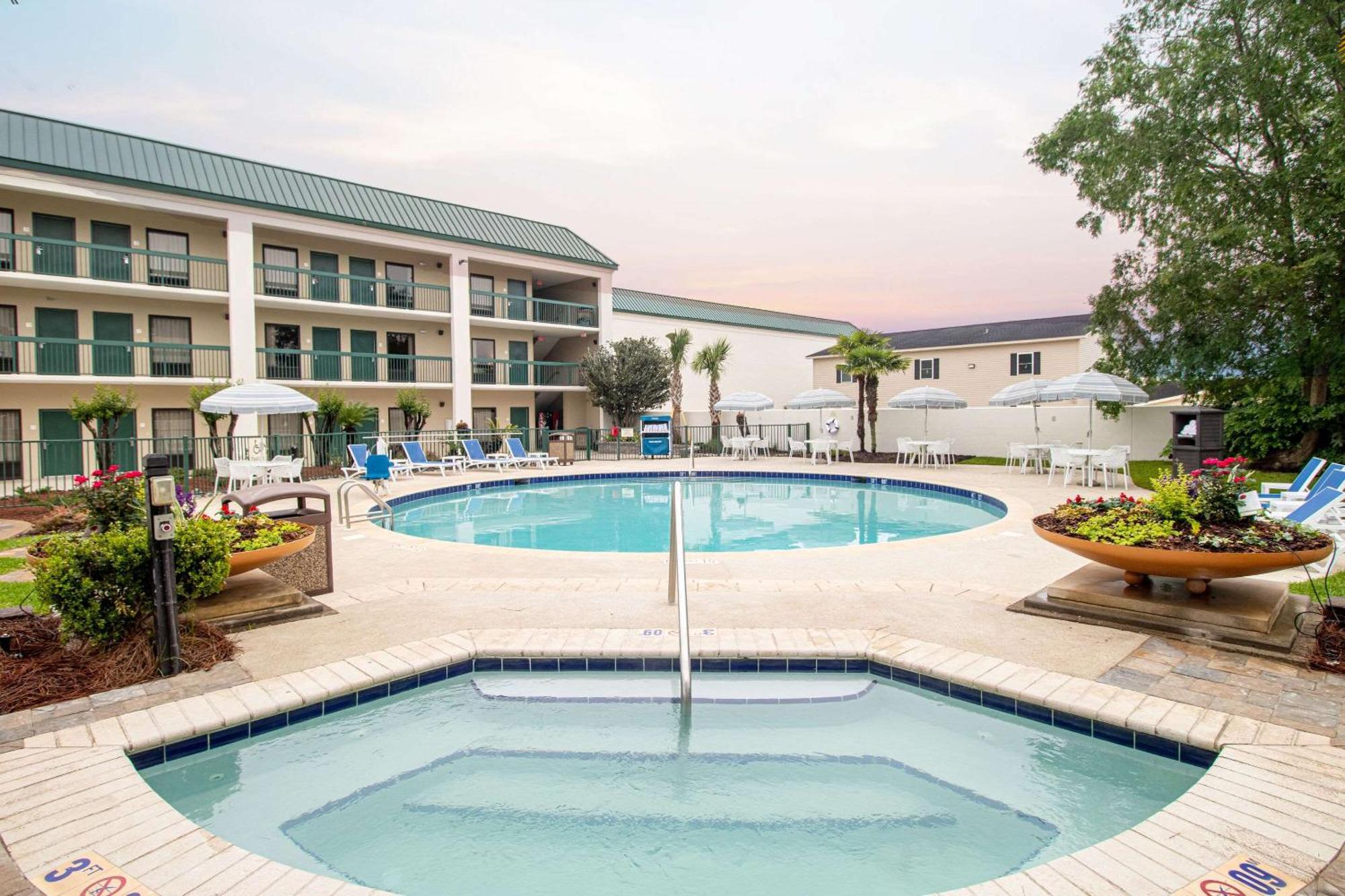 Econo Lodge Inn & Suites Foley-North Gulf Shores Buitenkant foto